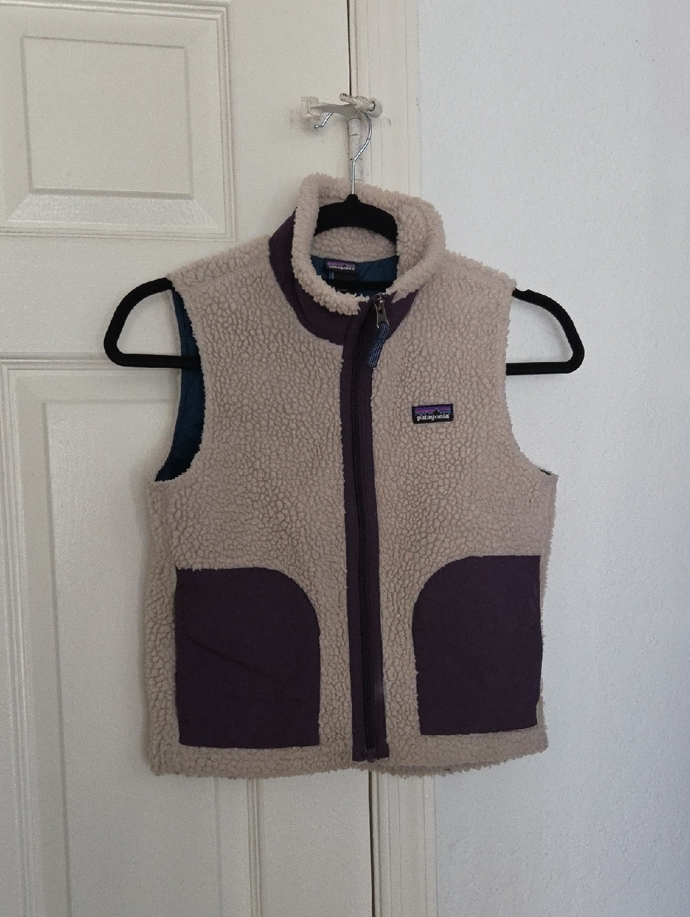 Patagonia Kids Cream Sherpa Vest with Purple Pockets